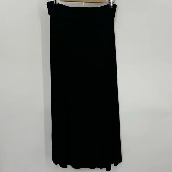 BCBG Maxazria Black Skirt with O-Ring Detail - Size Small - Picture 2 of 10